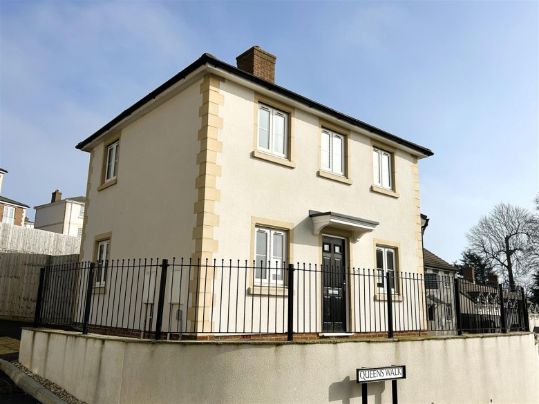 Click the photo for more details of 'The Hoyton', Monmouth Park, Lyme Regis