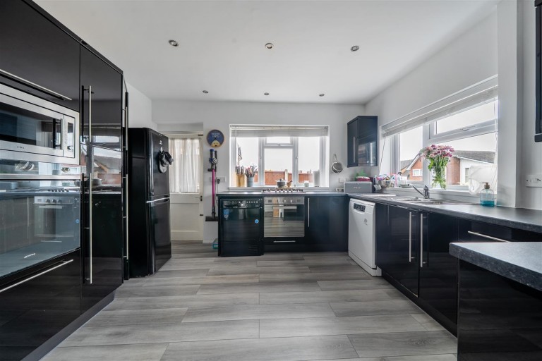 Images for Woodcroft Avenue, Tamworth, B79