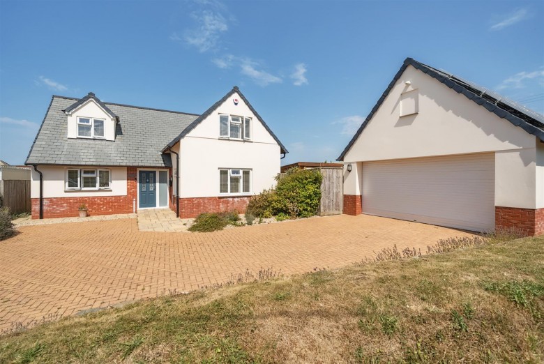 Click the photo for more details of Pottery Lane, Yelland, Barnstaple