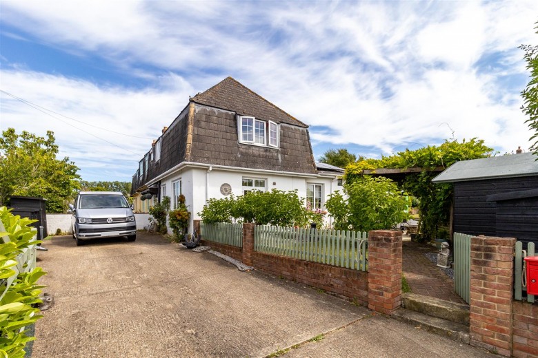 Click the photo for more details of Wellow, Isle of Wight