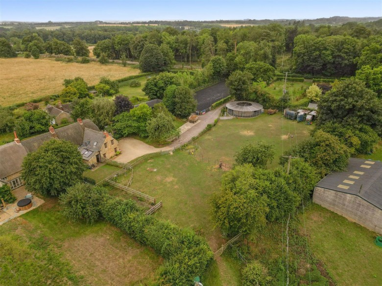 Click the photo for more details of Sandford St. Martin, Oxfordshire