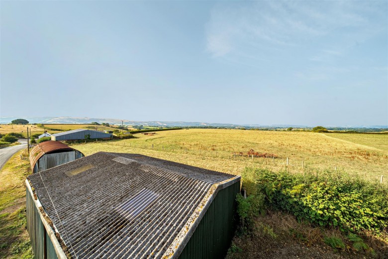 Click the photo for more details of The Common Okeford Fitzpaine, Blandford Forum, Dorset