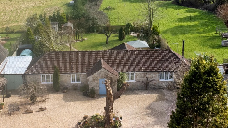 Click the photo for more details of Sparkford, Yeovil, Somerset