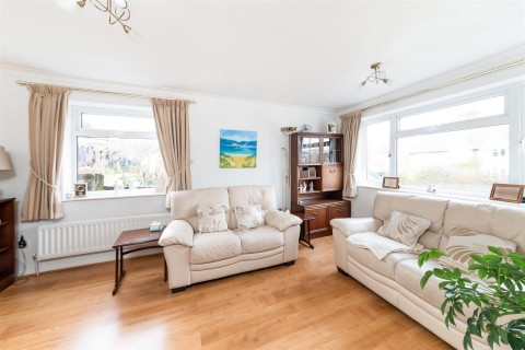 Click the photo for more details of Main Road, Upper Tadmarton