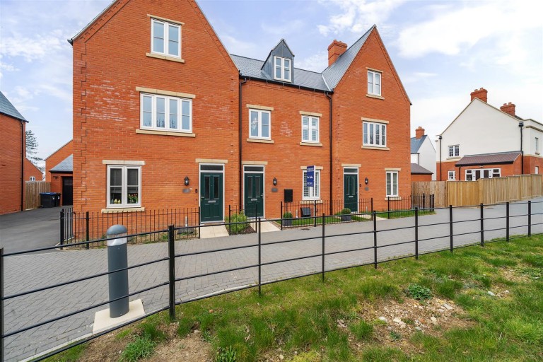 Images for Redcar Road, Towcester, NN12