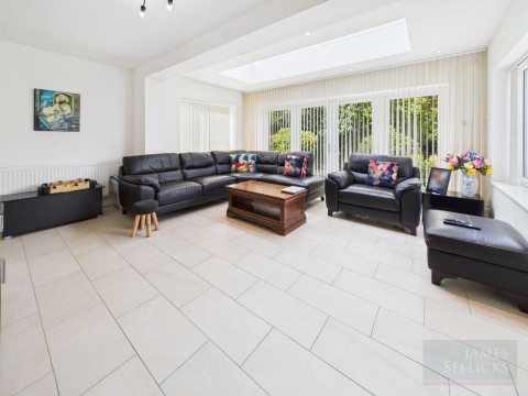 Click the photo for more details of Dalby Avenue, Bushby, Leicestershire