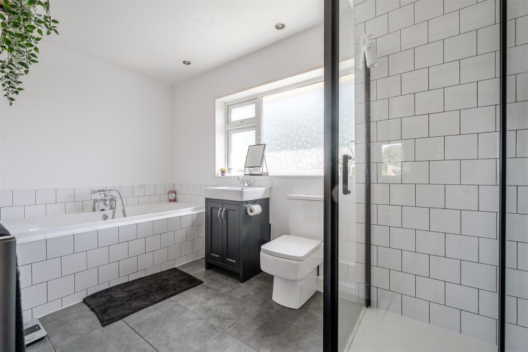Images for Baker Street, Gayton, NN7