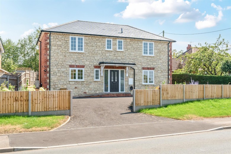 Click the photo for more details of Back Street, East Stour, Gillingham