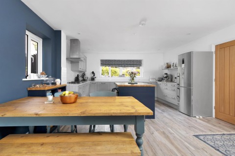 Click the photo for more details of Brownsover Lane, Rugby, CV21