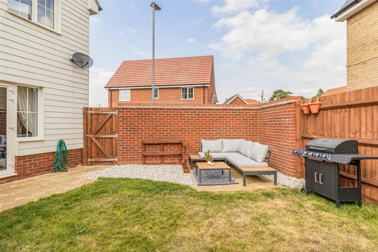 Images for Larch Way, Red Lodge