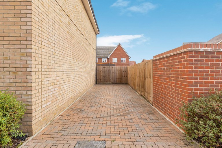 Images for Larch Way, Red Lodge