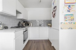 Images for Larch Way, Red Lodge