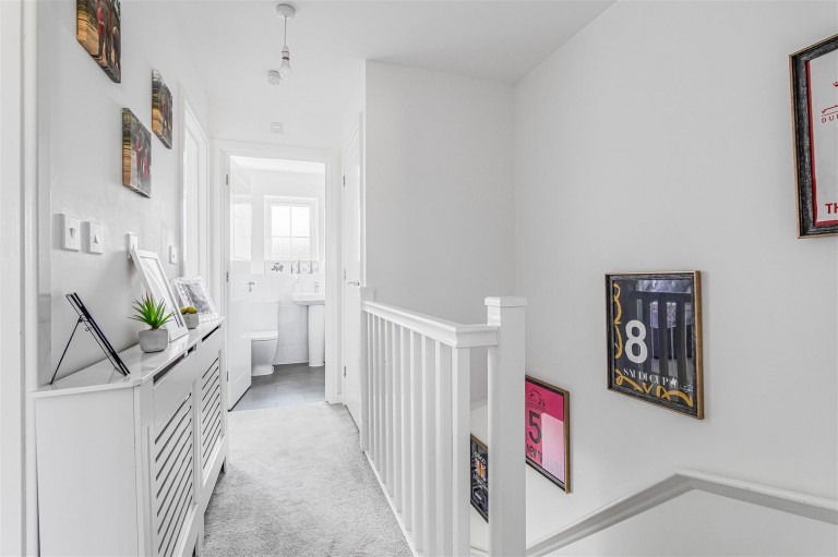 Images for Larch Way, Red Lodge