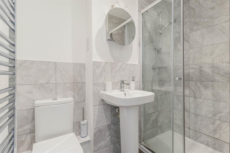 Images for Larch Way, Red Lodge
