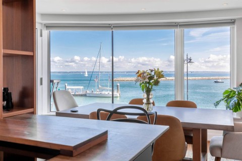 Click the photo for more details of Cowes, Isle of Wight