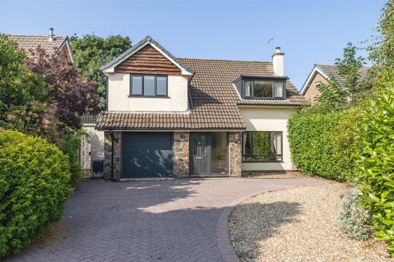 Click the photo for more details of Oakham Drive, Coalville, LE67
