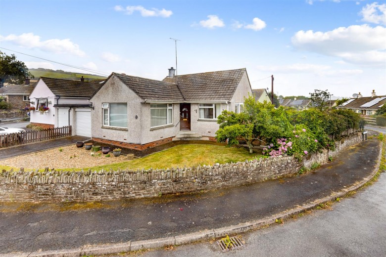 Click the photo for more details of Willows Close, Frogmore