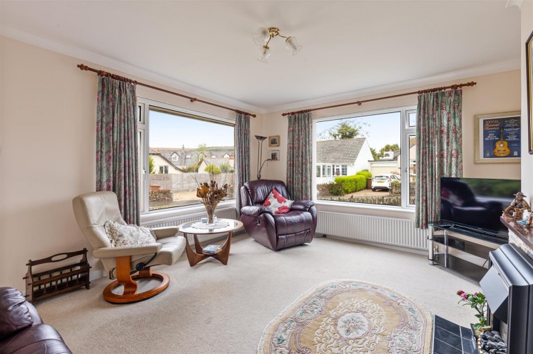 Images for Willows Close, Frogmore