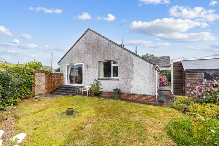 Images for Willows Close, Frogmore