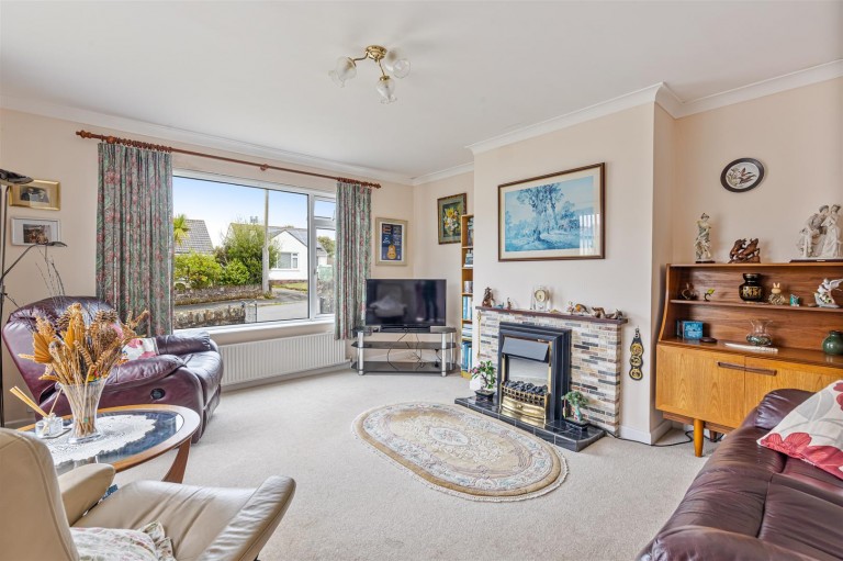Images for Willows Close, Frogmore