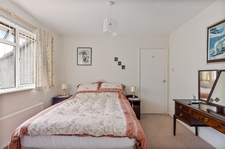 Images for Willows Close, Frogmore