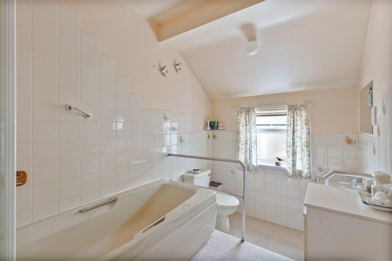 Images for Willows Close, Frogmore