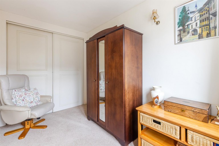 Images for Willows Close, Frogmore