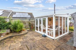Images for Willows Close, Frogmore
