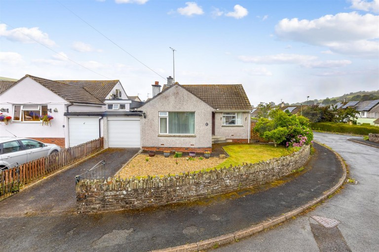Images for Willows Close, Frogmore