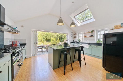 Click the photo for more details of Elms Road, Stoneygate, Leicester