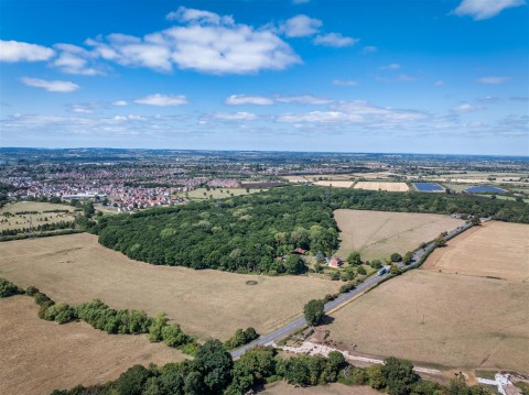 Click the photo for more details of Amouracre Farm, Wiltshire