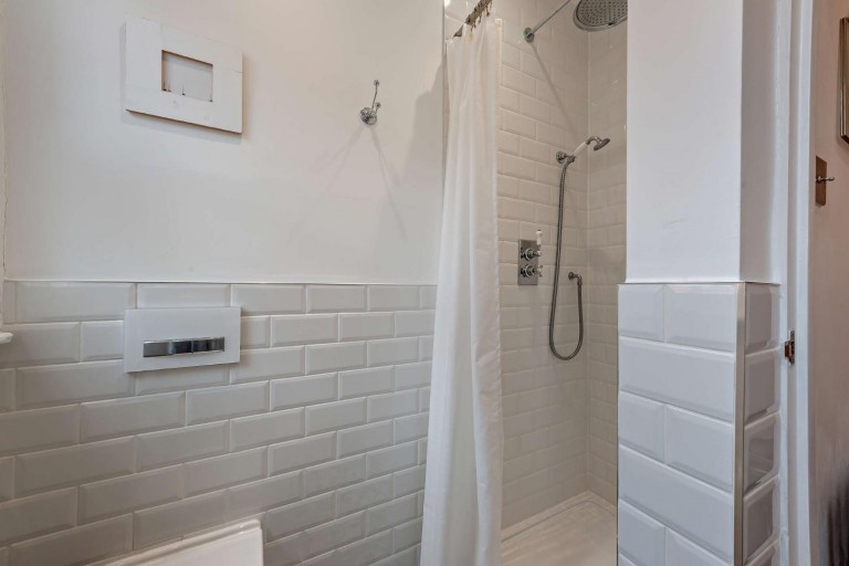 Images for Knighton Drive, Stoneygate, Leicester