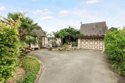 Click the photo for more details of Main Road, Twycross, CV9