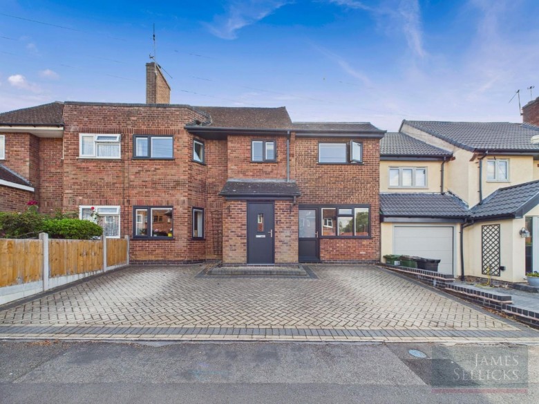 Click the photo for more details of Glen Way, Oadby, Leicestershire