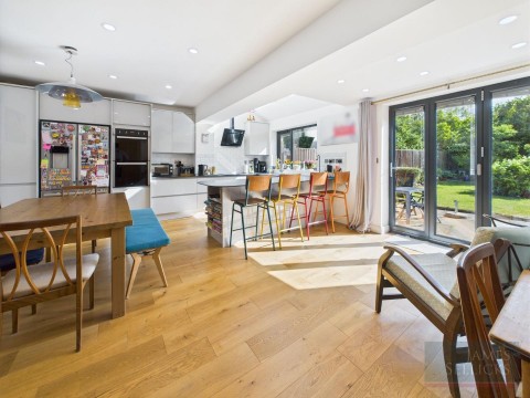 Click the photo for more details of Glen Way, Oadby, Leicestershire