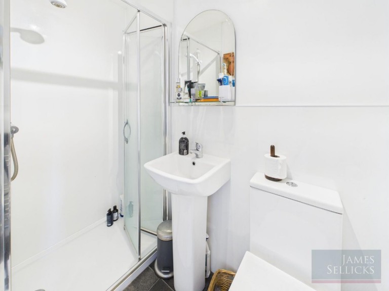 Images for Glen Way, Oadby, Leicestershire
