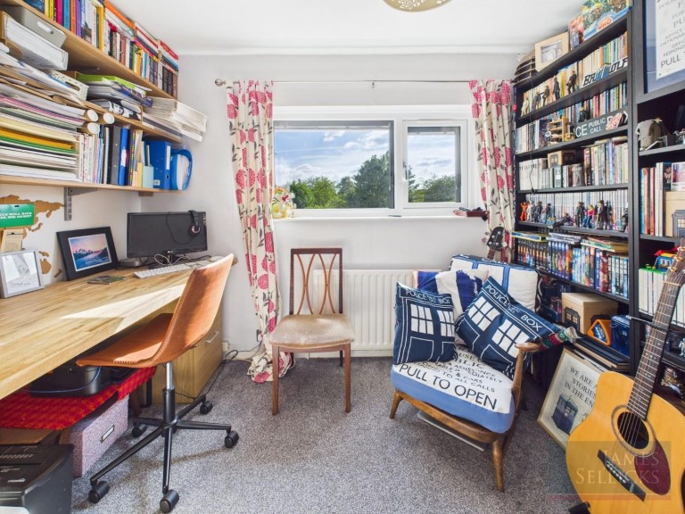 Images for Glen Way, Oadby, Leicestershire