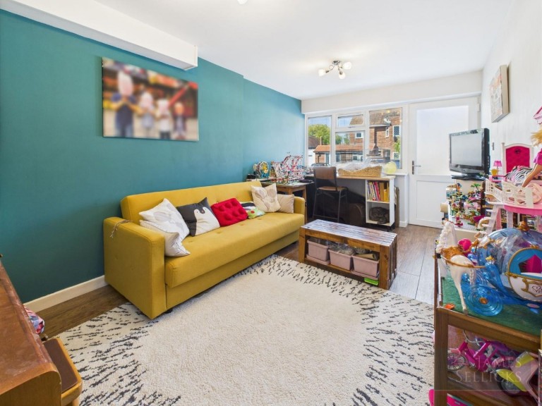 Images for Glen Way, Oadby, Leicestershire