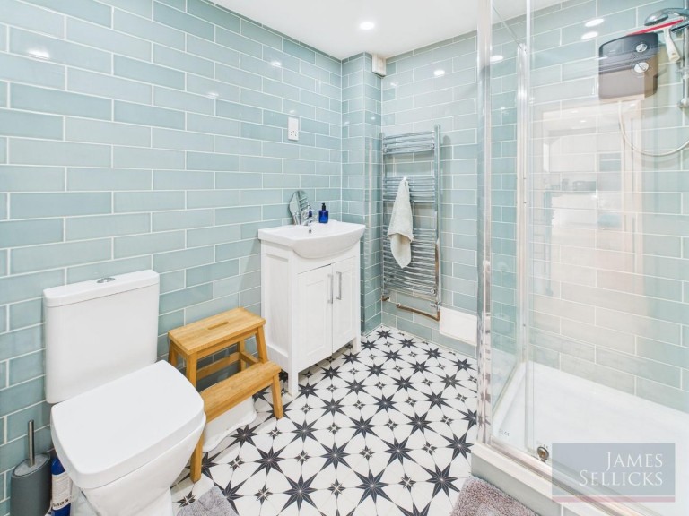 Images for Glen Way, Oadby, Leicestershire