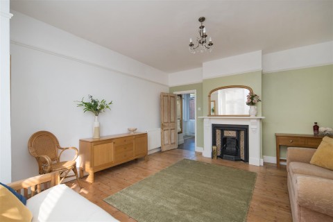 Click the photo for more details of Colwell Bay, Isle of Wight