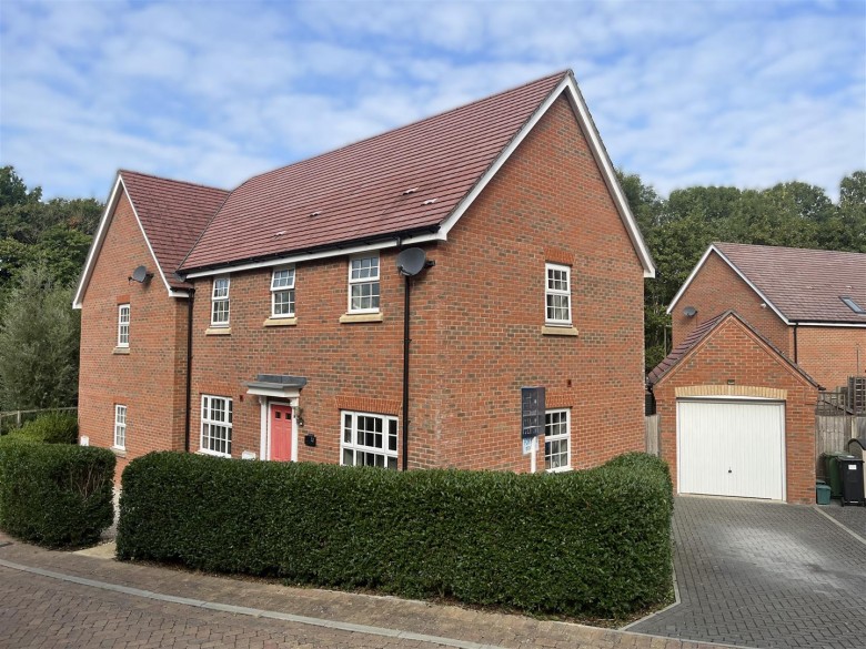 Click the photo for more details of Badgers Drive, Wantage
