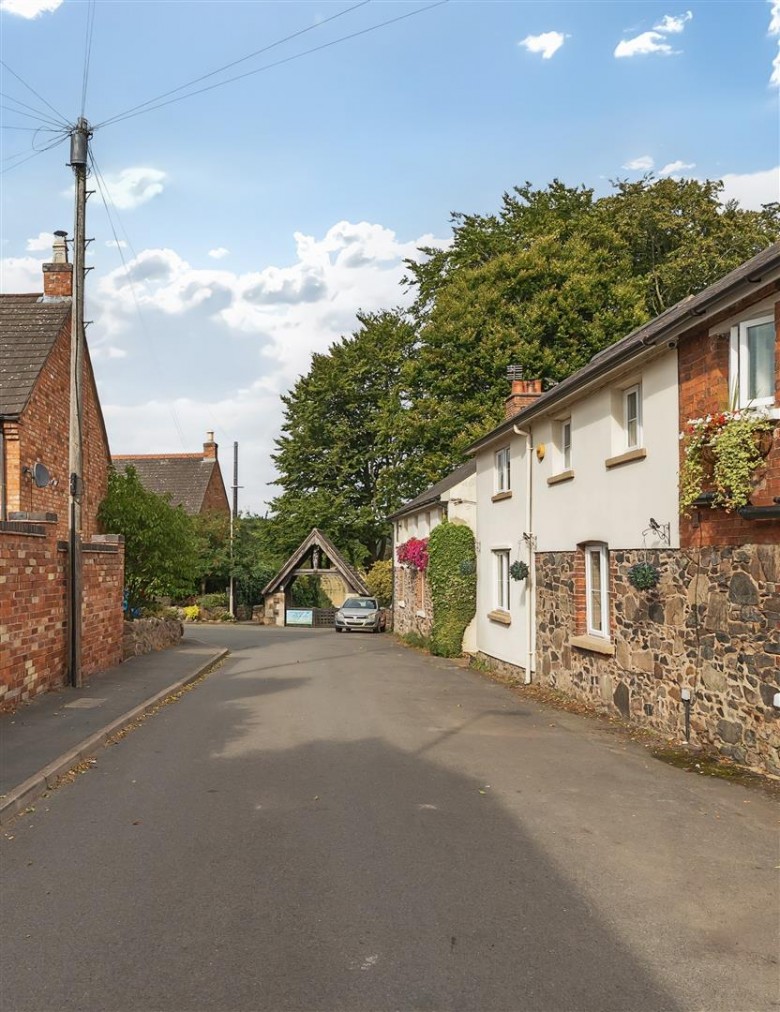 Click the photo for more details of Church Lane, Thornton, Coalville, le67