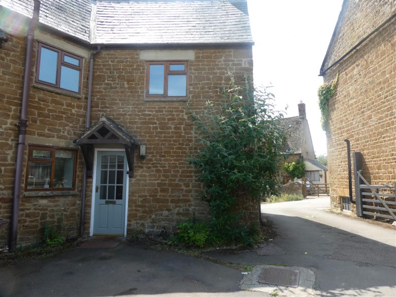 Click the photo for more details of Shutford