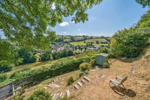 Click the photo for more details of Station Hill, Swimbridge, Barnstaple