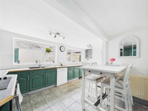 Click the photo for more details of High Street, Husbands Bosworth