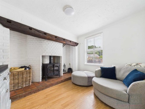 Click the photo for more details of High Street, Husbands Bosworth