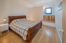 Images for Coastguard Lane, Freshwater Bay