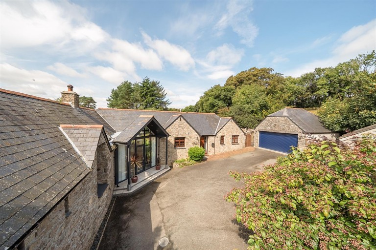 Images for Crow's Nest, Liskeard - 0.77 acres in all