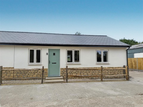 Click the photo for more details of Littlewindsor, Beaminster