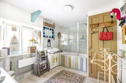 Images for Bathpool, Launceston